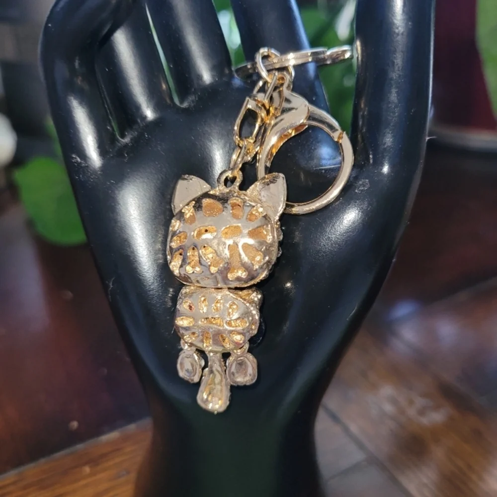 Sparkling Cat Bag Charm with Black Gem - Picture 5 of 5